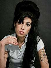 Winehouse%20está%20ansiosa%20para%20voltar%20às%20turnês%20e%20promete%20novo%20álbum