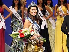 Miss Santa Catarina, Regiane Andrade de 23 anos  coroada a Miss Brasil Mundo 2007