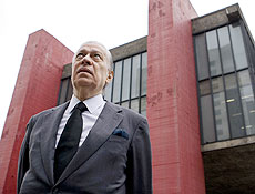 Julio Neves, que preside o Museu de Arte de So Paulo, descarta tentar reeleio em 2008