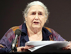 Romancista Doris Lessing leva o Nobel de Literatura, anuncia Academia Sueca