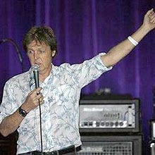 Guitarra de Paul McCartney foi vendida por 60 mil libras esterlinas em leilo beneficente