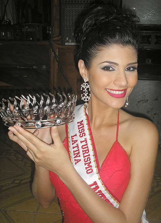 Nayara Lima, semifinalista do concurso Miss Brasil Mundo 2007, foi eleita Miss Turismo Latina 2007 na Venezuela