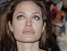 Produtores pretendem convidar Angelina Jolie para viver drama de enfermeiras blgaras