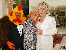 Hebe recebe Tom Cavalcante e Tiririca em sua casa, durante gravao para o "Show do Tom"