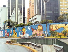 Prefeitura de SP apagou painel, elaborado em 2002 por artistas de carreira internacional