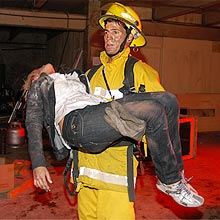 Heroísmo de Pedro recebe elogios de bombeiros da vida real, diz ator