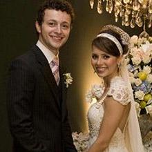 O casal Sandy e Lucas Lima se casou na noite da sexta-feira em Campinas