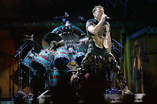 Vocalista Bruce Dickinson comanda apresentao do Iron Maiden Parque Antrtica, em So Paulo