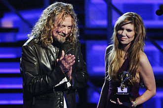 Com cinco trof�us, Robert Plant e a cantora folk Alison Krauss se sagram como os maiores vencedores da 51� edi��o do Grammy