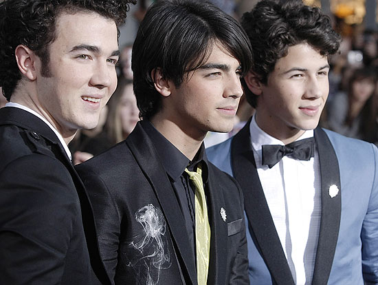 Série estrelada pelo Jonas Brothers estreará em 2 de maio no Disney Channel