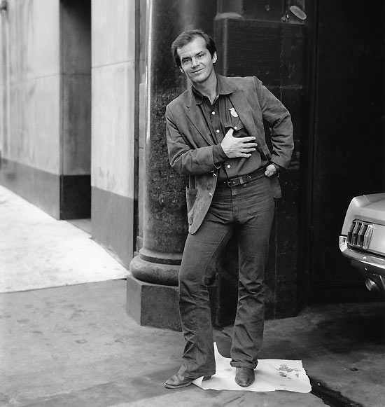 &quot;[Jack Nicholson fotografado por Otto Stupakoff em Nova York em 1973; veja outras imagens]&quot;:http://www1.folha.uol.com.br/folha/galeria/galeria-20090423-otto.shtml