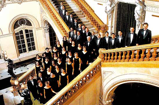Coral Paulistano e Sinfônica Municipal se apresentam no Concerto de Encerramento da Temporada do Municipal
