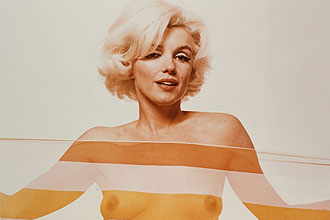 Diva Marilyn Monroe exibe os seios em imagem feita pelo fotgrafo Bert Stern em 1962