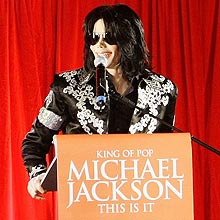 Cantor Michael Jackson durante a coletiva de apresentao da turn de retorno aos palcos