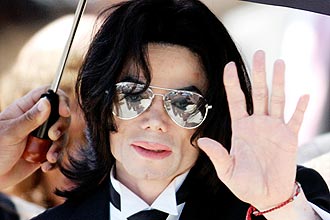 Mesmo com autópsia, causa da morte de Michael Jackson só poderá ser determinada após exames toxicológicos