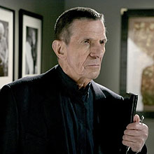Leonard Nimoy em cena do seriado "Fringe"; nova participação vai ao ar hoje nos EUA