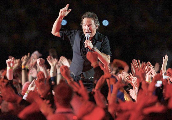Bruce Springsteen durante show no Super Bowl, nos Estados Unidos, em fevereiro de 2009