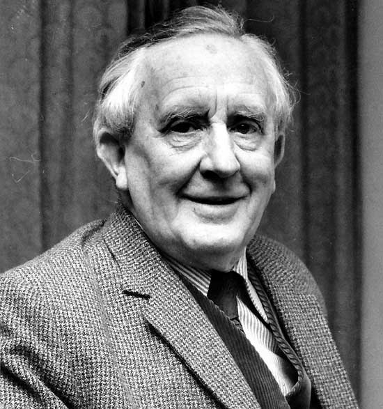 Nesta terça-feira (3) o escritor inglês J.R.R. Tolkien, criador de "O Senhor dos Anéis", completa 120 anos de nascimento