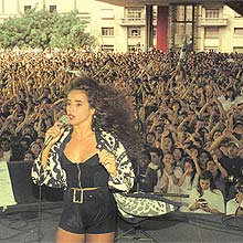 Daniela Mercury em seu primeiro grande show em São Paulo, no vão livre do Masp, em 1992