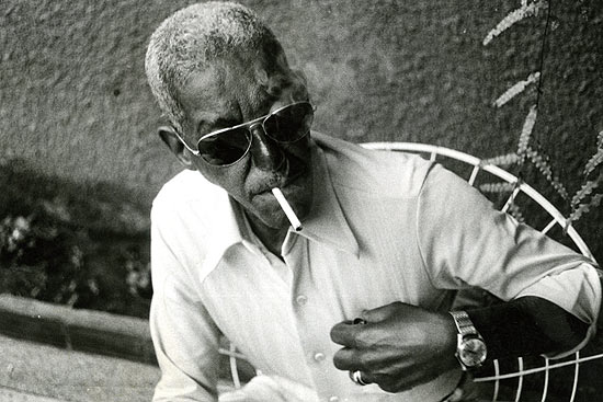 O compositor, cantor e instrumentista Cartola em imagem de 1978