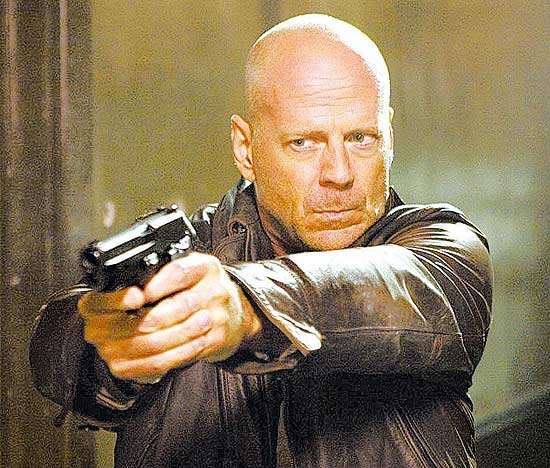 Texto: Cinema: o ator Bruce Willis em cena do filme "Duro de Matar 4.0". (Divulgação)