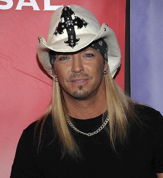 O cantor Bret Michaels, que contou a fãs que não se sentia bem um dia antes de sofrer uma hemorragia cerebral