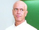 Nuno Leal Maia interpreta o professor Pasqualete, dono do Mltipla Escolha