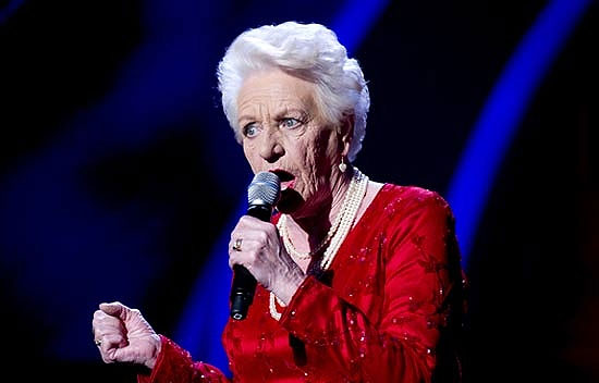 Janey Cutler, de 81 anos,  finalista da quarta edio do programa "Britain's Got Talent"