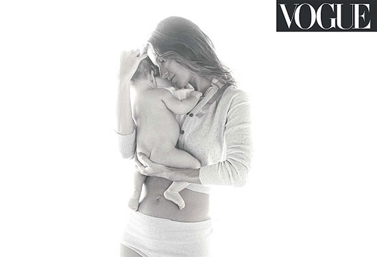 Gisele Bündchen posa com o filho Benjamin para a revista Vogue norte-americana