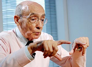 Saramago morreu em 18 de junho deste ano, aos 87 anos, vtima de mltipla falha orgnica, aps prolongada doena