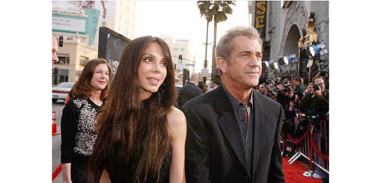 Oksana Grigorieva e Mel Gibson; batalha pela custdia da filha revela uso de expresso racista pelo ator