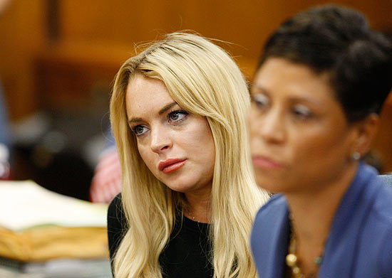 Lindsay Lohan deve se entregar  polcia nesta segunda para cumprir pena de 90 dias de priso