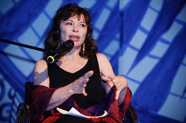 A escritora chilena Isabel Allende, que lana agora seu primeiro romance policial, durante a Flip de 2010