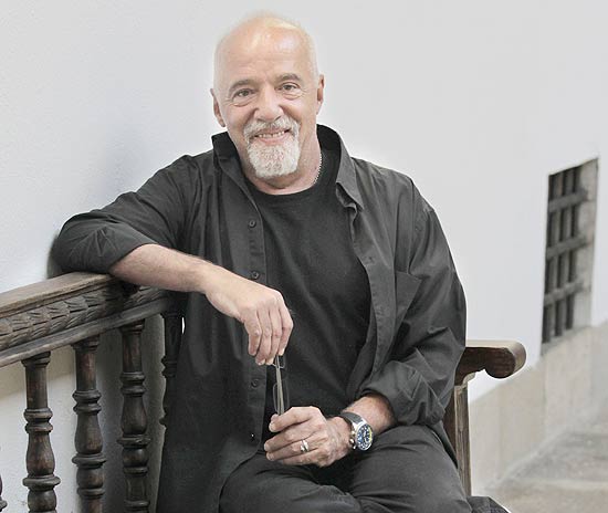 O escritor brasileiro Paulo Coelho disse no Twitter que ler a verso final de seu filme nesta quinta-feira