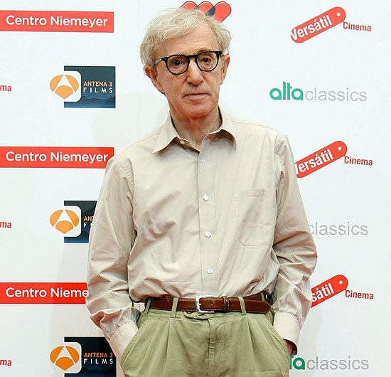 Woody Allen disse que todas as cenas que escreveu para Carla Bruni entraram em seu filme