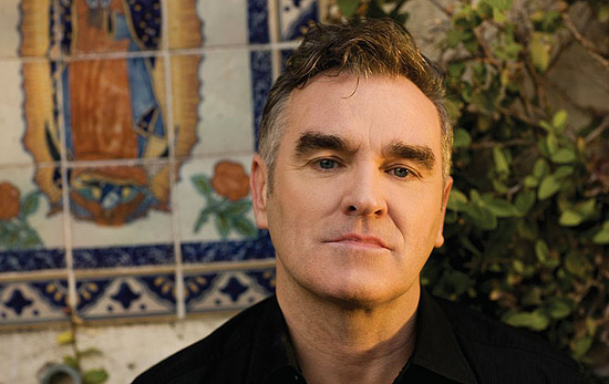 O cantor Morrissey, que chamou os chineses de "subespcie" por maus tratos aos animais
