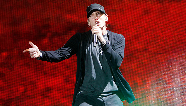 O rapper americano Eminem, que disse no se sentir  vontade para falar palavres na frente das filhas