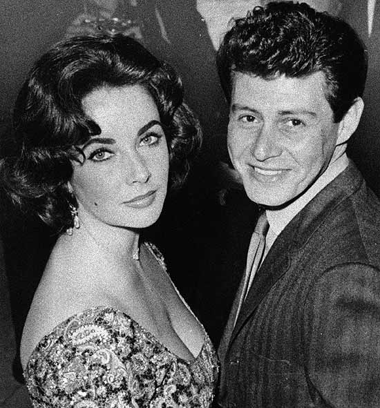 Elizabeth Taylor com um de seus maridos, Eddie Fisher, em 1959; relacionamento escandalizou a América