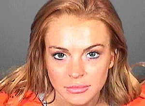 Lindsay Lohan aparece em foto de sua ficha aps se entregar para ficar na cadeia em que ela esteve por 13 dias