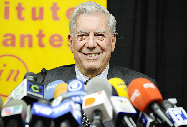 Mario Vargas Llosa na entrevista que concedeu hoje em Nova York