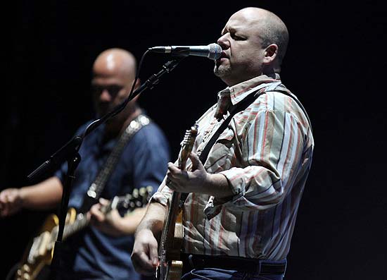 Pixies durante apresentao no Chile; banda deve gravar novo lbum aps pedidos de fs