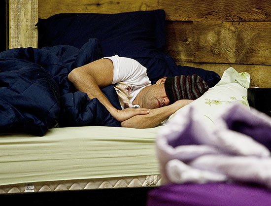 Participante Sergio Mallandro dorme na casa em que  realizado o reality show da rede Record "A Fazenda", em Itu