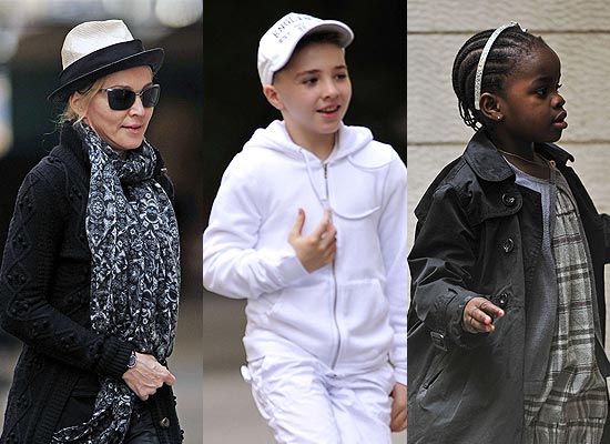 Madonna e os filhos, Rocco e Mercy James rumo ao Centro de Cabala, em Nova York