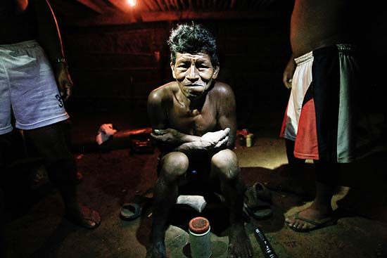 O cacique de La Chorrera, Manuel Zafyama, em sua oca