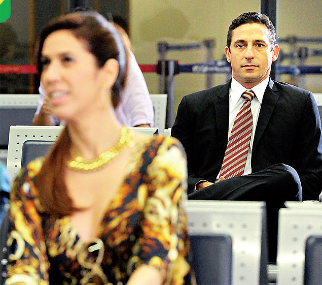 O ator Tuca Andrada, ao fundo, que vai viver o personagem Jonas na novela "Insensato Corao", da TV Globo