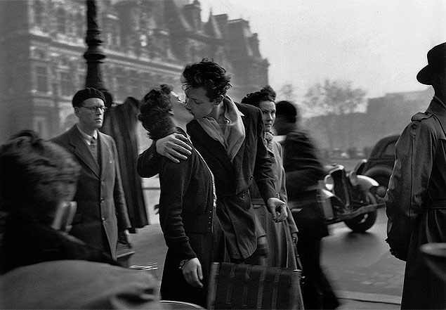 O casal Fran�oise Bornet e Jacques Carteaud, em "O Beijo do H�tel deVille", de 1950