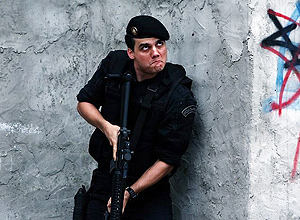 Wagner Moura no papel j eternizado do coronel Nascimento, em cena do filme; favela voltou com fora s telas do Brasil