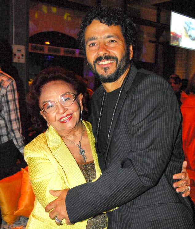 A atriz Lupe Gigliotti, irm de Chico Anysio, acompanhada do sobrinho Marcos Palmeira