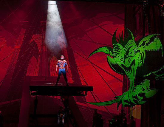 Ator durante ensaio do musical da Broadway "Spider-Man: Turn Off the Dark"