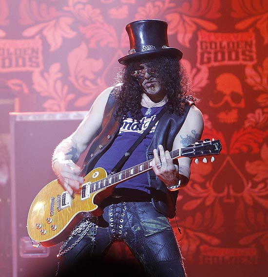 Guitarrista Slash (foto) ocupa o palco do HSBC Brasil em 7 de abril; ingressos da pista custam R$ 220